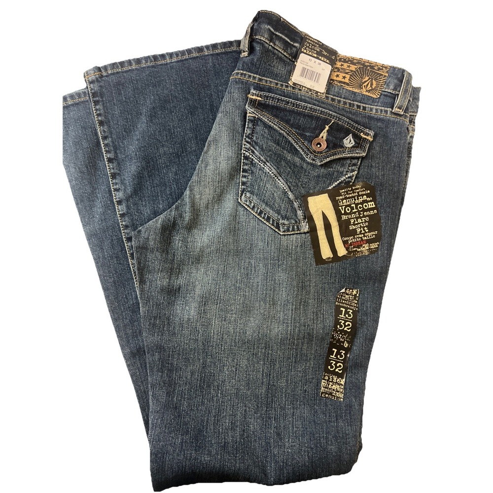 Volcom Women's Would Stalk Flare  Shortie Fit Medium Wash Flare Jeans Size 13/30